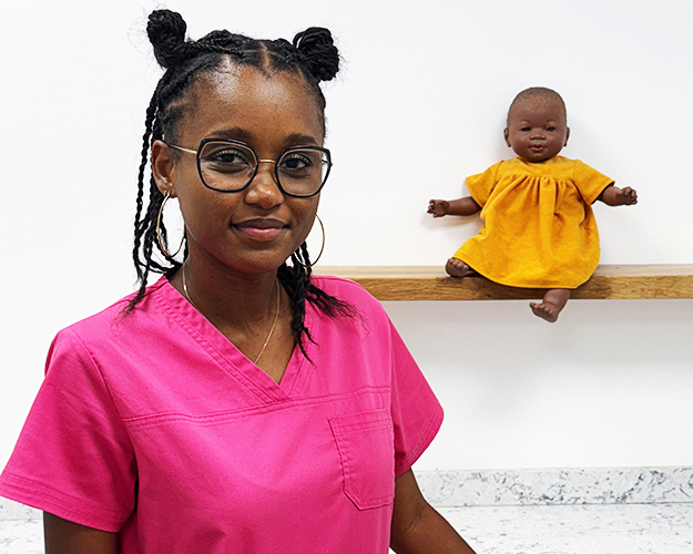 Orlane IBO, sage-femme au Centre Médipôle de Siant-François au Centre Médipôle de Siant-François en Guadeloupe Guadeloupe Orlane IBO, sage-femme au Centre Médipôle de Siant-François en Guadeloupe